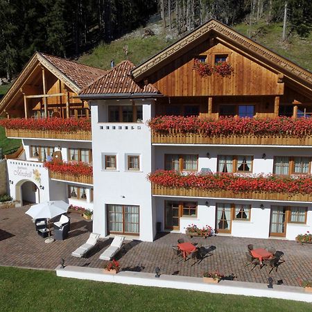 Apartments Mirabell Livinallongo Del Col Di Lana Екстериор снимка