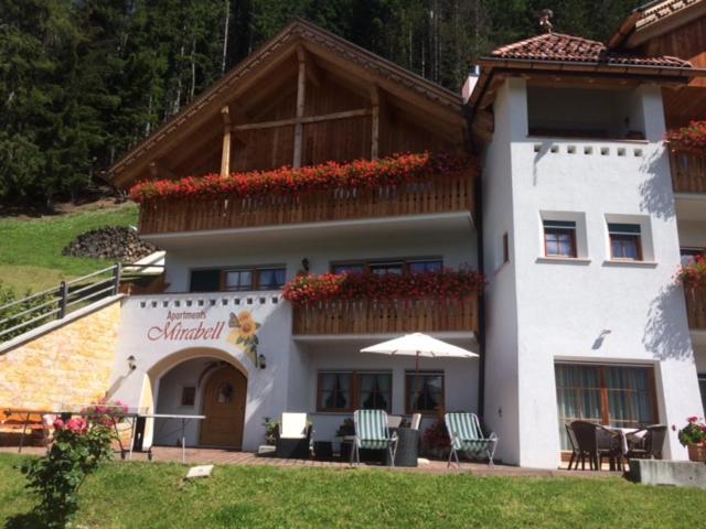 Apartments Mirabell Livinallongo Del Col Di Lana Екстериор снимка