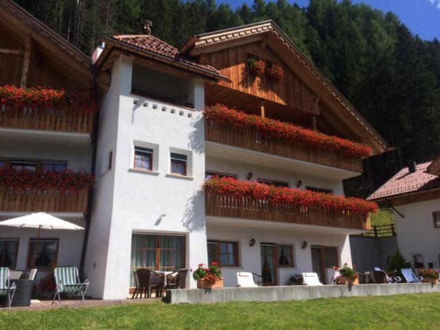 Apartments Mirabell Livinallongo Del Col Di Lana Екстериор снимка