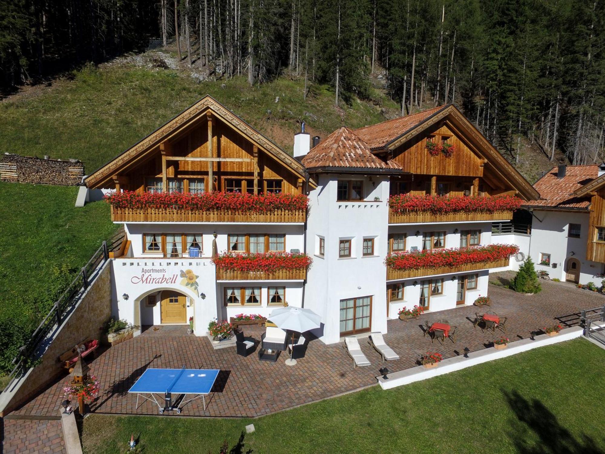 Apartments Mirabell Livinallongo Del Col Di Lana Екстериор снимка