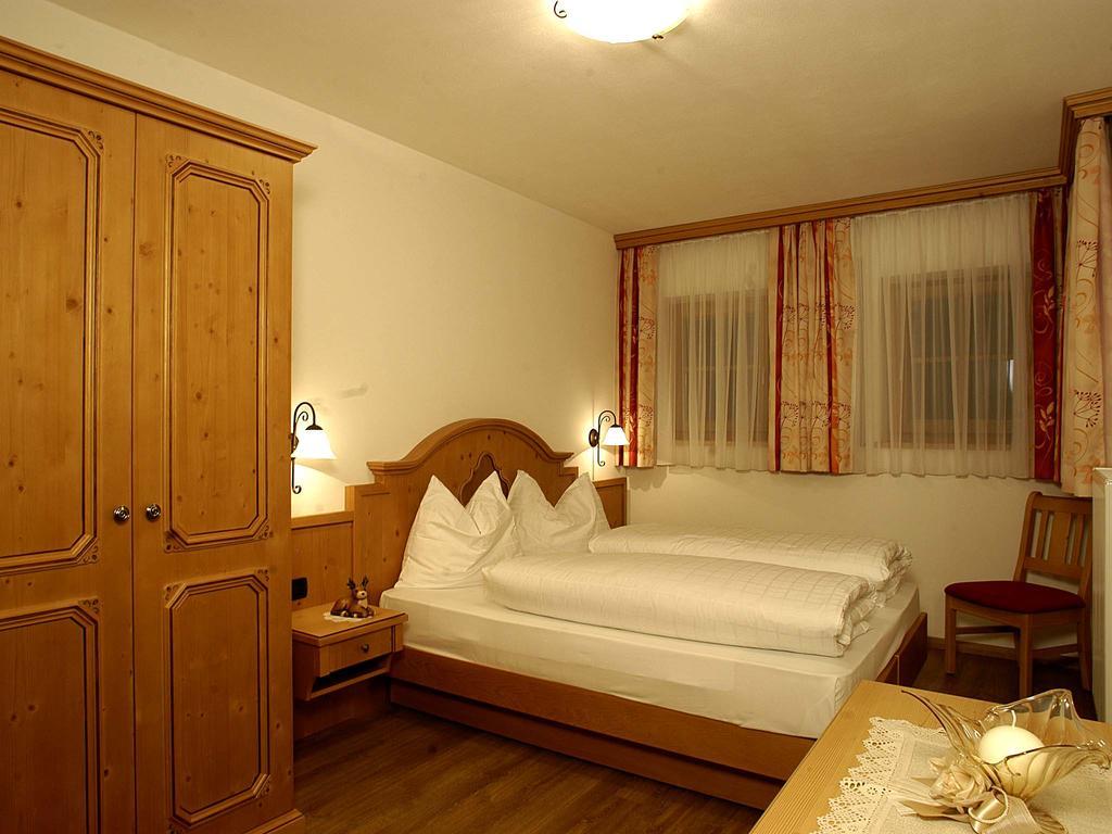 Apartments Mirabell Livinallongo Del Col Di Lana Екстериор снимка
