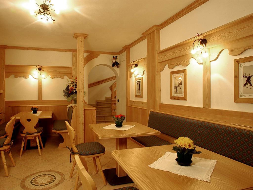 Apartments Mirabell Livinallongo Del Col Di Lana Екстериор снимка