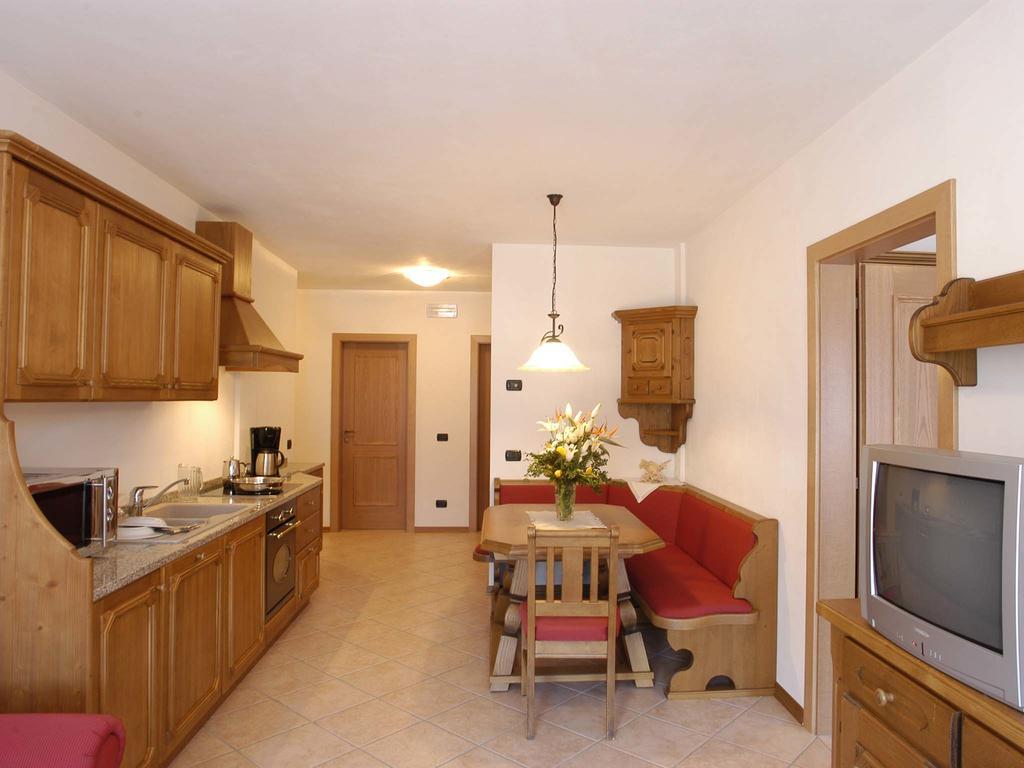 Apartments Mirabell Livinallongo Del Col Di Lana Екстериор снимка